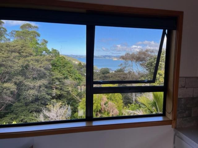 Treetops Cottage At The Castle Whitianga Esterno foto