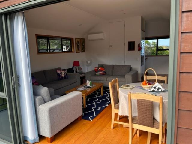 Treetops Cottage At The Castle Whitianga Esterno foto